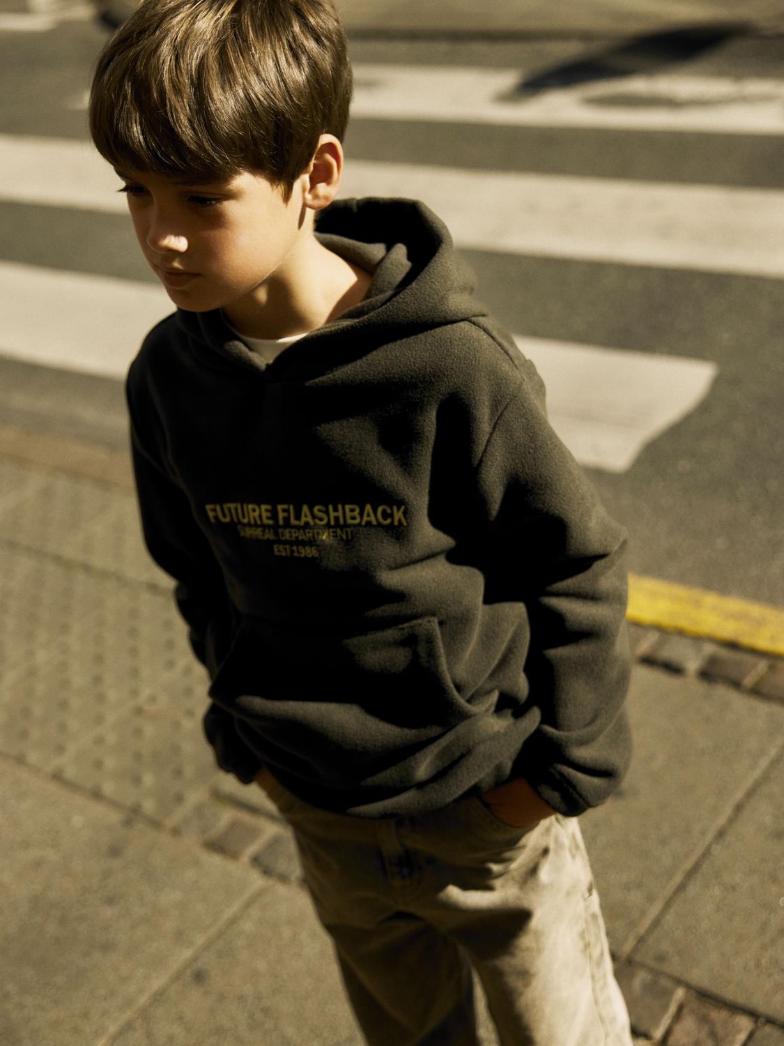 model_shot-creative